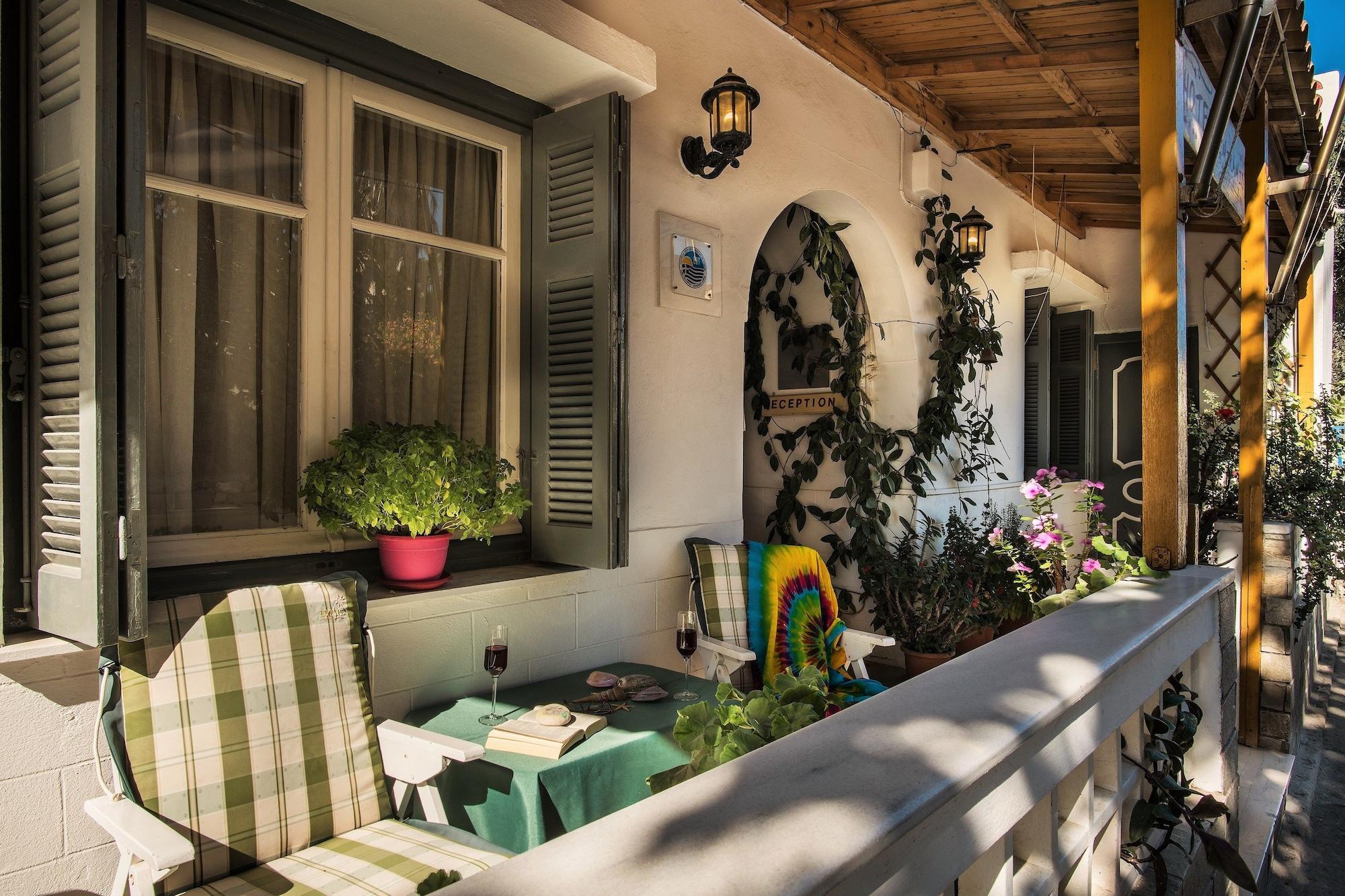 Semiramis Guesthouse Adamantas  Exterior foto